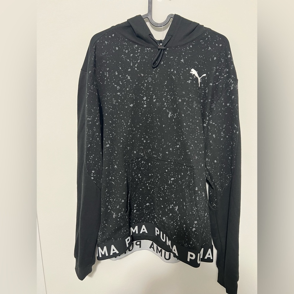 Men’s medium, puma sweatshirt